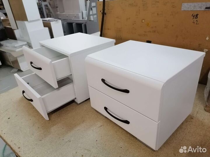 Тумба прикроватная