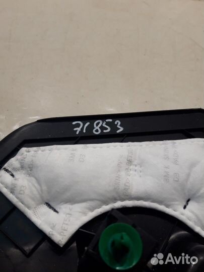 Внутренняя накладка порога (передний левый угол)