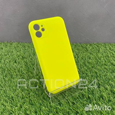 Чехол на iPhone 11 Silicone Case (ярко-желтый)