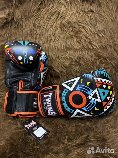 Боксерские перчатки Twins