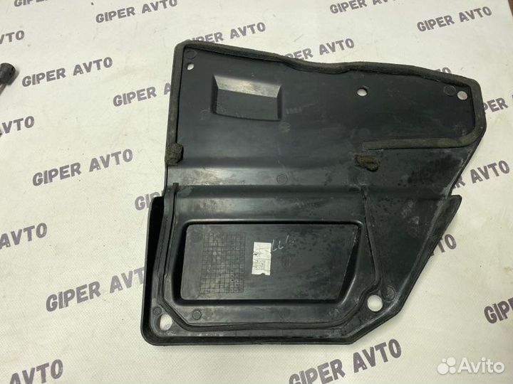 Крышка короба аккумулятора Land Rover Discovery