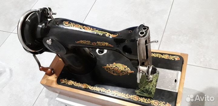 Бытовая швейная машина