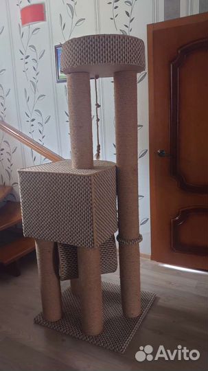 Домик для кошки с когтеточкой бу