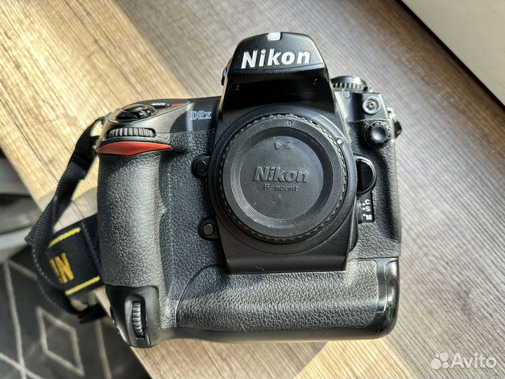 Nikon D2x пробег 98000 кадров