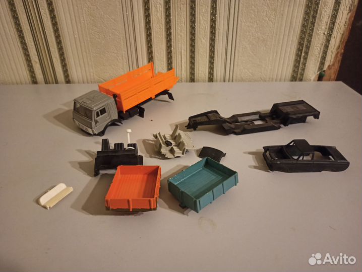 Запчасти машинок 1:43 камаз москвич