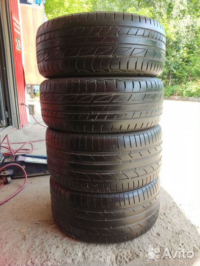 Bridgestone Potenza S001 245/40 R20 и 275/35 R20 102Y