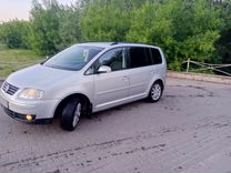 Volkswagen Touran 1.6 MT, 2004, 251 396 км, с пробегом, цена 517 000 руб.