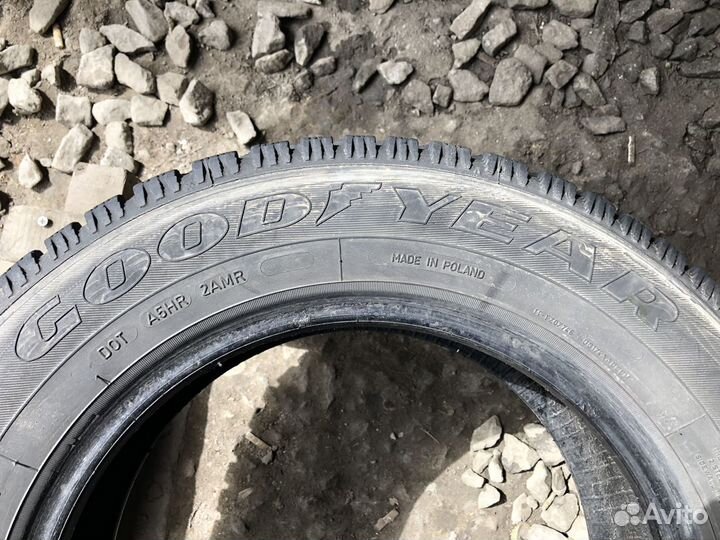 Goodyear UltraGrip 500 175/70 R14