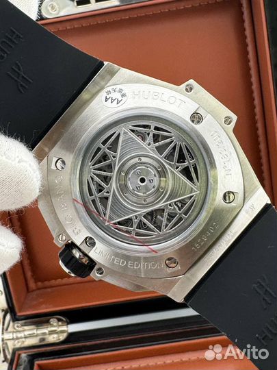 Часы Hublot Big Bang Sang Bleu