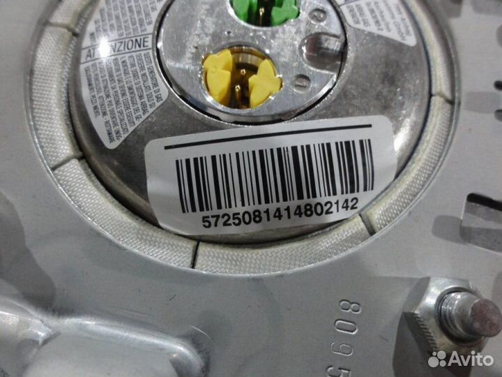 Подушка безопасности в рулевое колесо