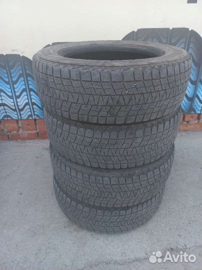 Bridgestone Blizzak DM-V1 225/65 R17
