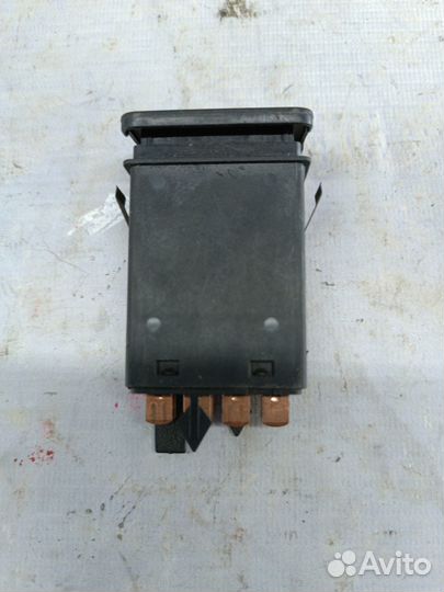 Кнопка аварийной остановки Volkswagen Jetta