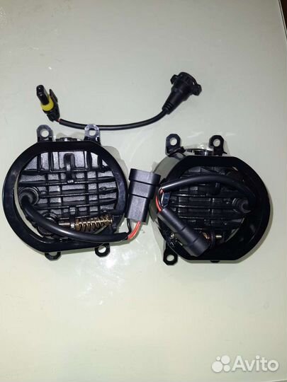 Продам противотуманные фары для Toyota Camry новые