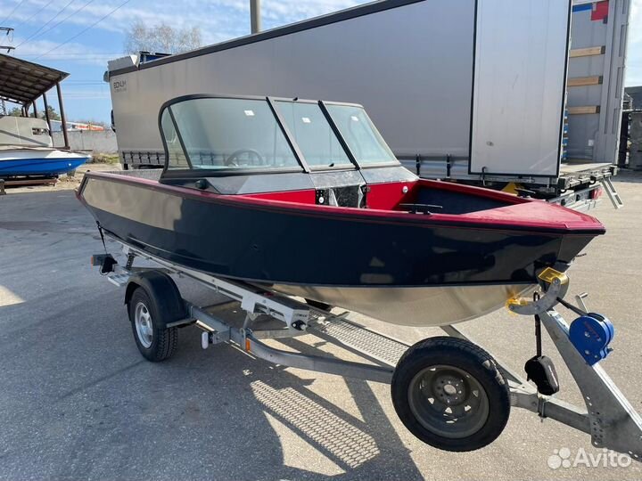 Windboat 4.6 DCX