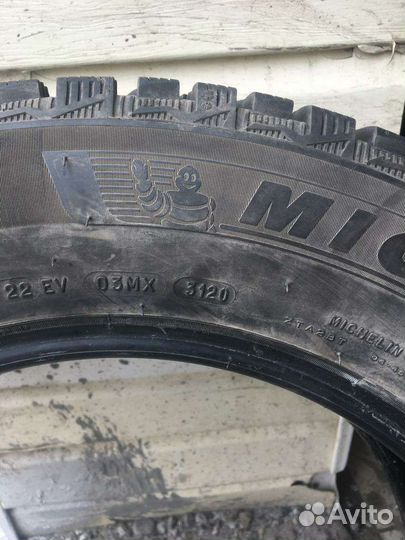 Michelin X-Ice North 4 205/65 R16