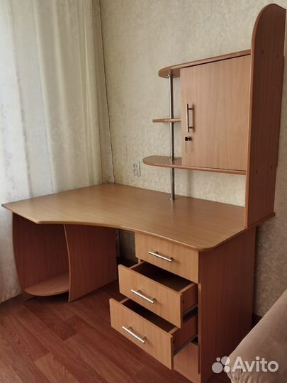 Компьютерный стол