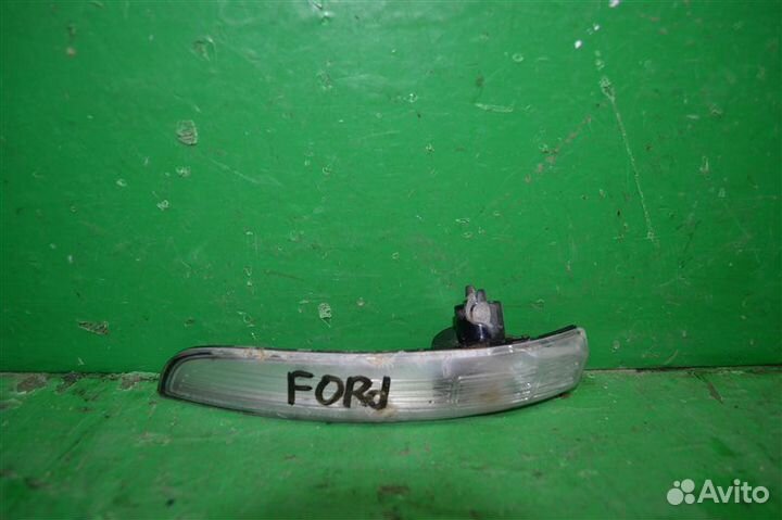 Повторитель указателя поворота левый Ford Kuga 2