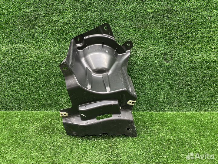 Облицовка днища кузова левая BMW X7 G07