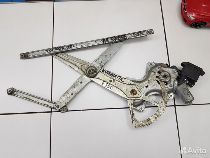 Стеклоподъемник передний левый