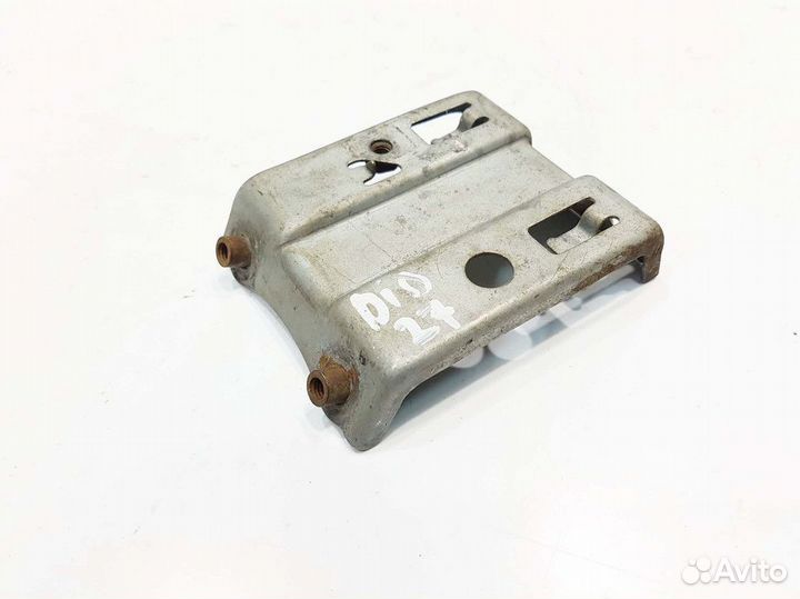 Кронштейн переднего пластика Honda Dio af 27