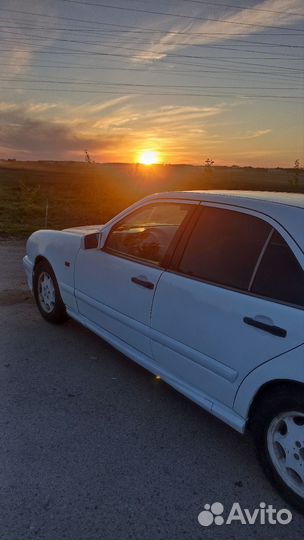 Mercedes-Benz E-класс 2.0 AT, 1996, 200 000 км