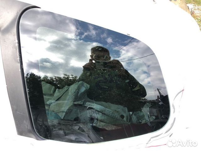 Стекло глухое заднее левое Nissan Terrano