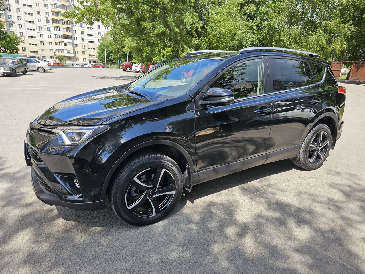 Toyota RAV4: фото владельца