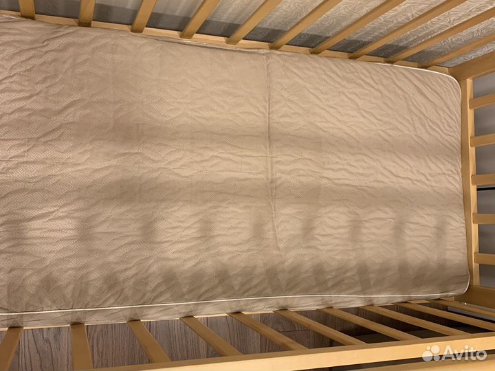 Детская кровать с матрасом