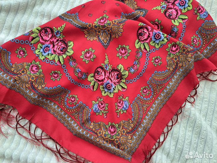 Павловопосадский платок, красный