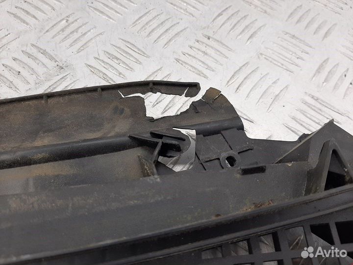 Дождевик (жабо) для mercedes-benz E-Class (W210)