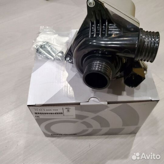 Водяная помпа BMW 5 серия F11 новая