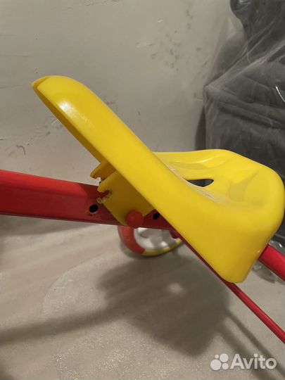 Детский трехколесный велосипед