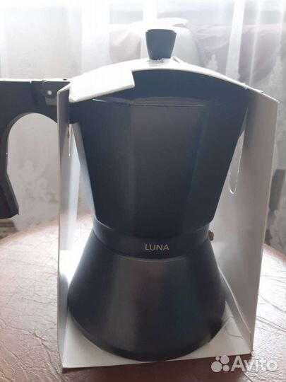 Кофеварка новая