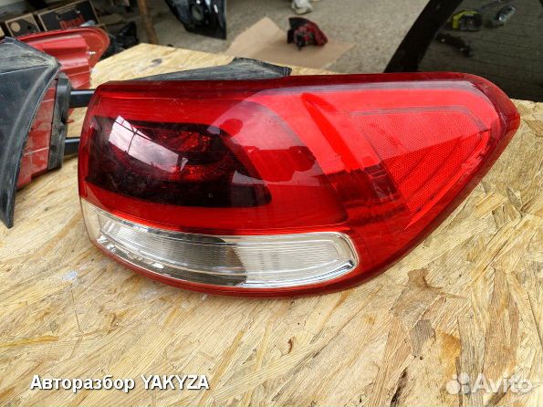 Kia Sorento Prime задний правый фонарь