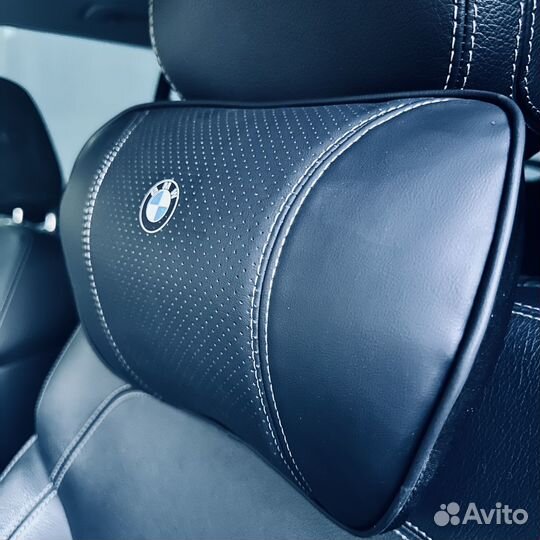 Автомобильная подушка для подголовника BMW