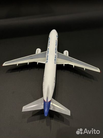 Модель самолета airbus a320 Ural airlines аэробус