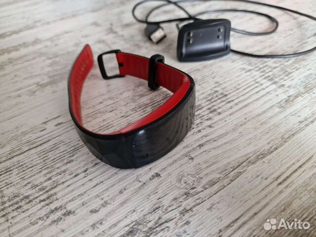 Умный браслет Samsung Gear Fit2 Pro купить в Ижевске | Личные вещи | Авито