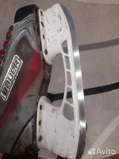 Коньки хоккейные профессиональные