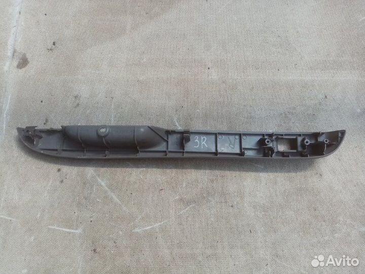 Подлокотник задний правый Nissan March K11 1.0