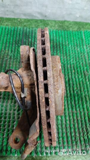 Кулак передний правый Suzuki Swift 2008