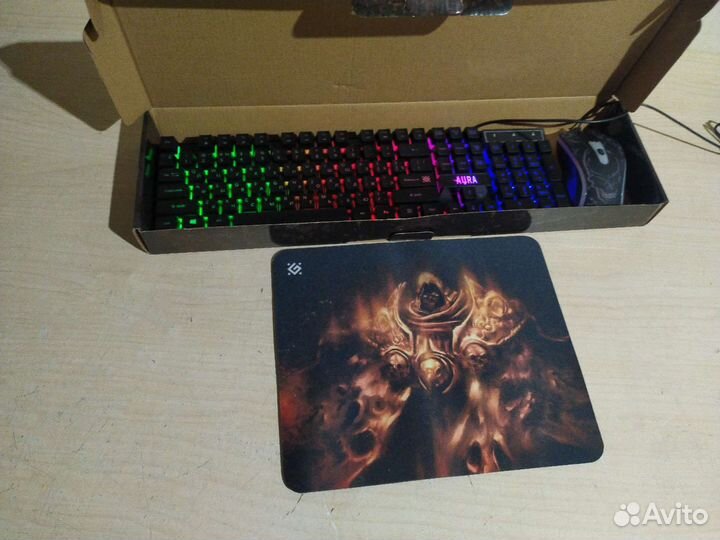 Игровая клавиатура и мышь