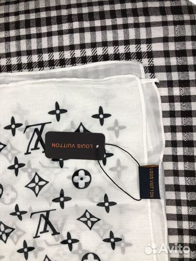 Шарфы и палантины christian dior и louis vuitton