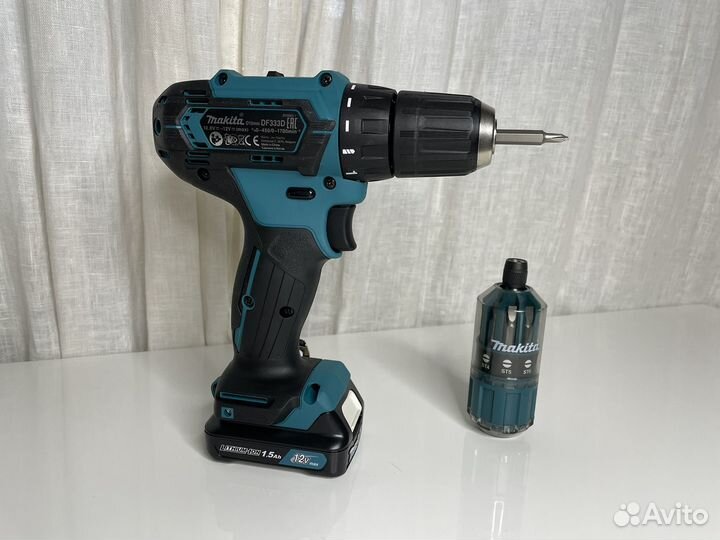 Аккумуляторная дрель-шуруповерт Makita DF333dwye4