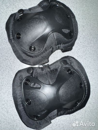 Наколенники новые
