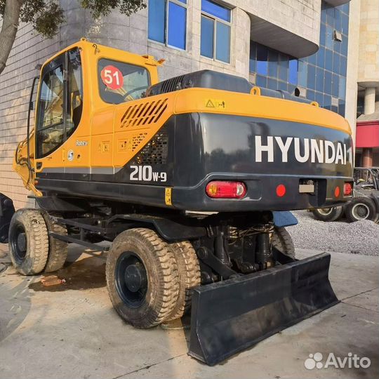 Колёсный экскаватор Hyundai HW210, 2022