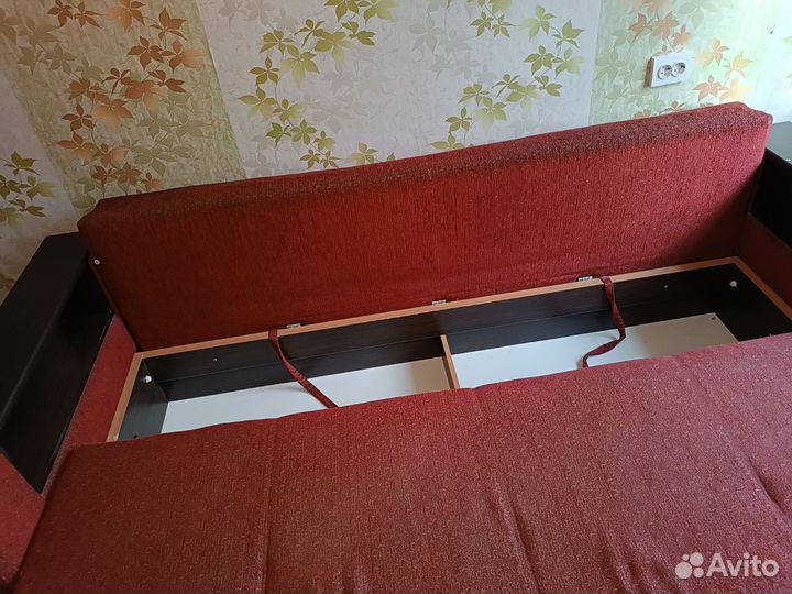 Диван