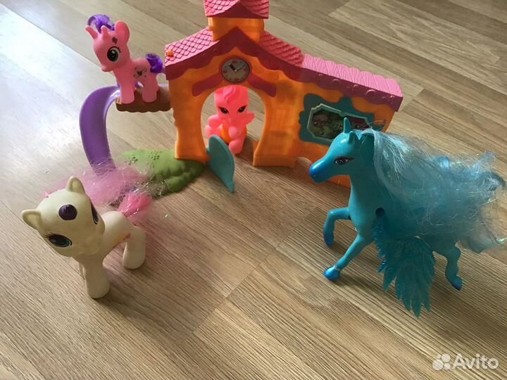 Единорожка, пегас, пони