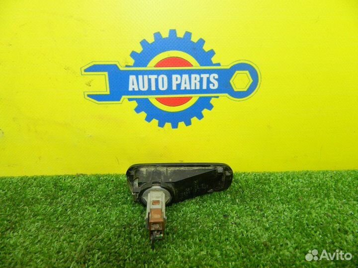 Повторитель в крыло передний правый Honda Partner