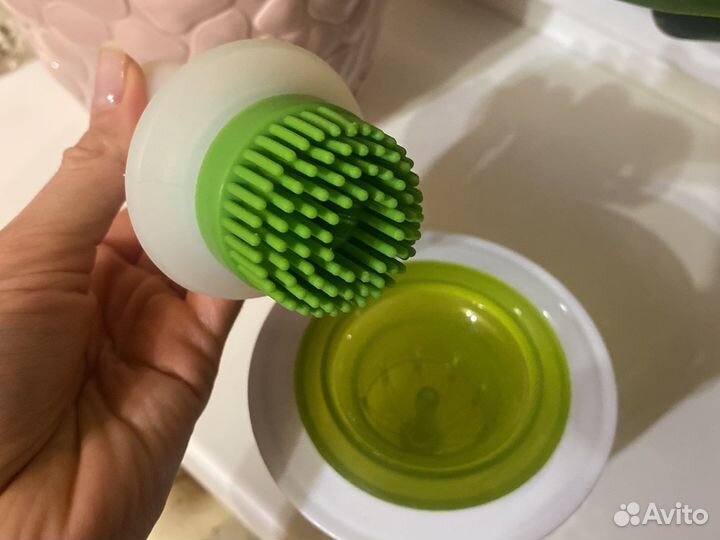 Емкость для масла с кисточкой