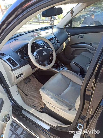 Mitsubishi Outlander, 2010
